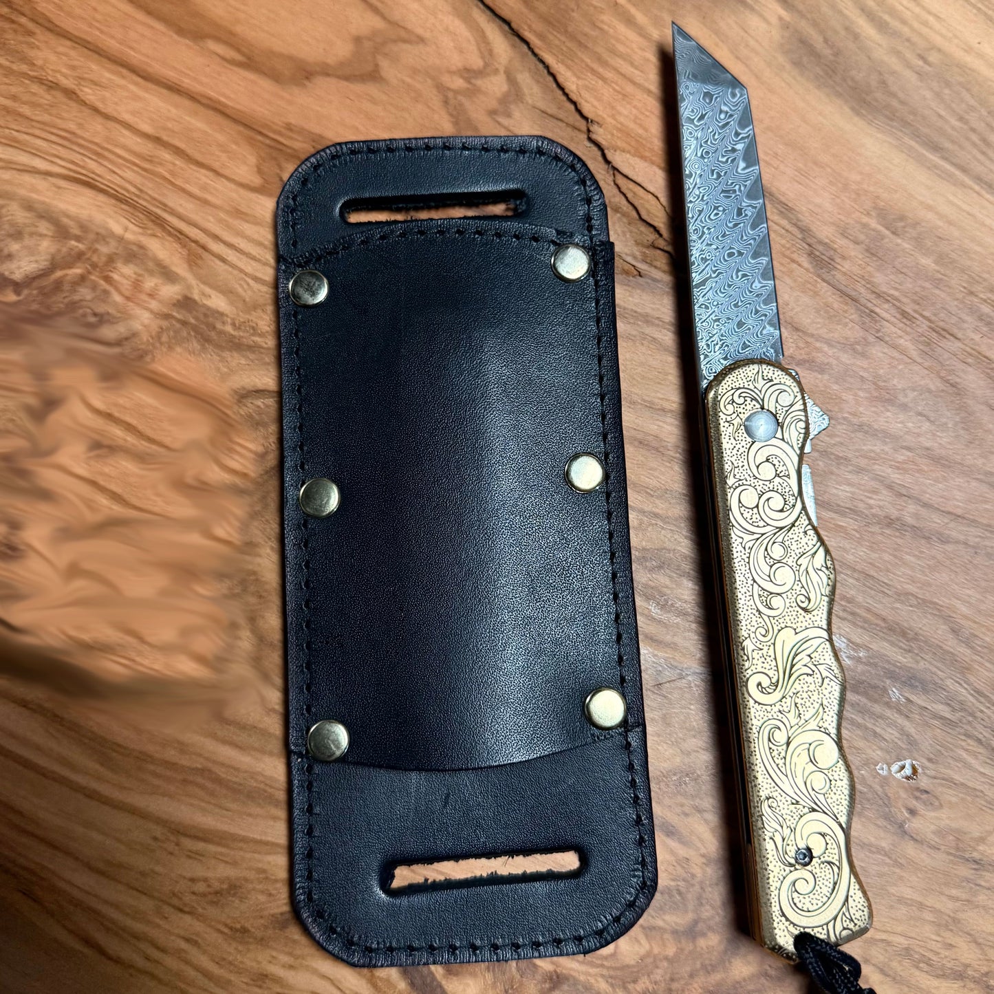 Doubloon F2 Folder - Solid Brass & Damascus