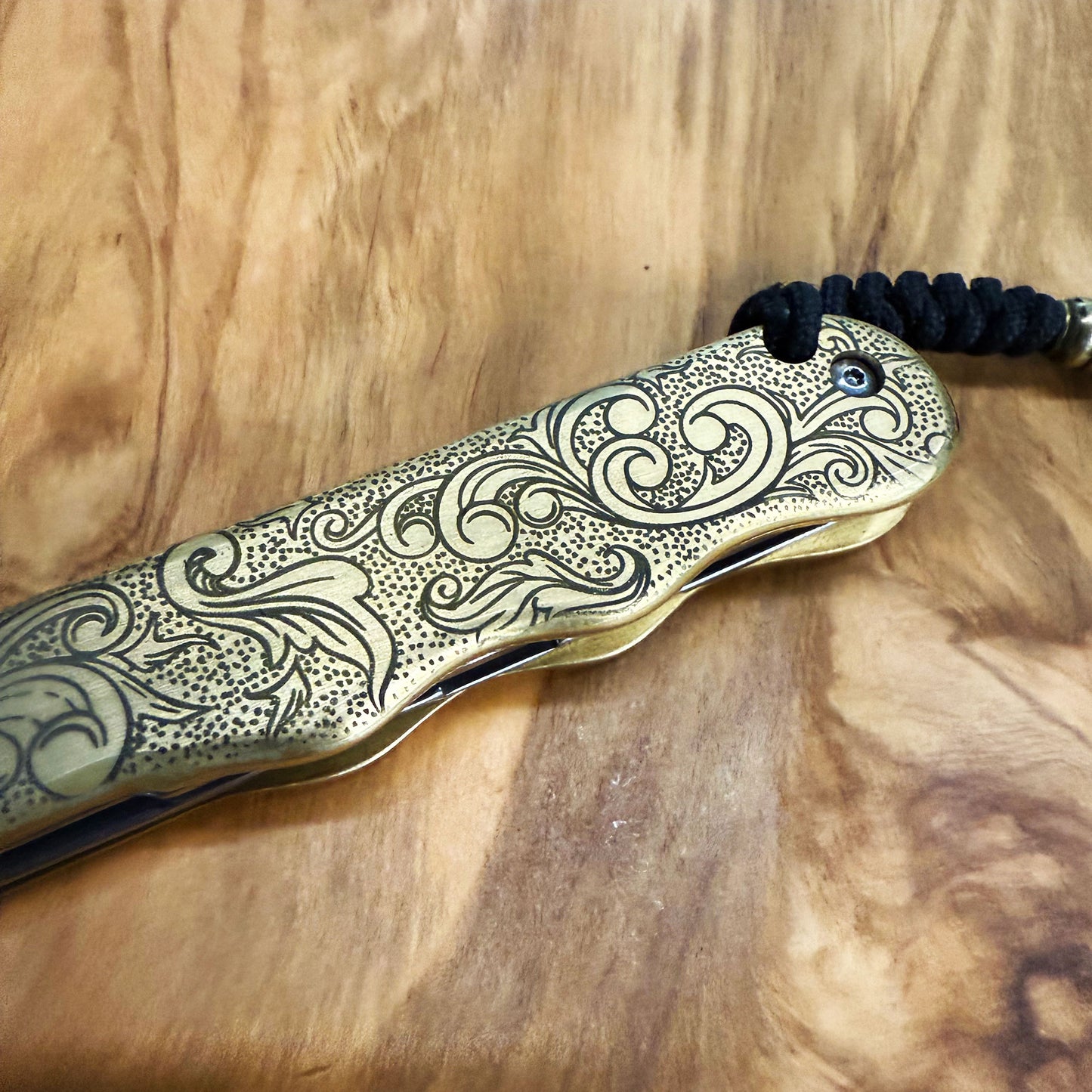 Doubloon F1 Folder - Solid Brass & Damascus