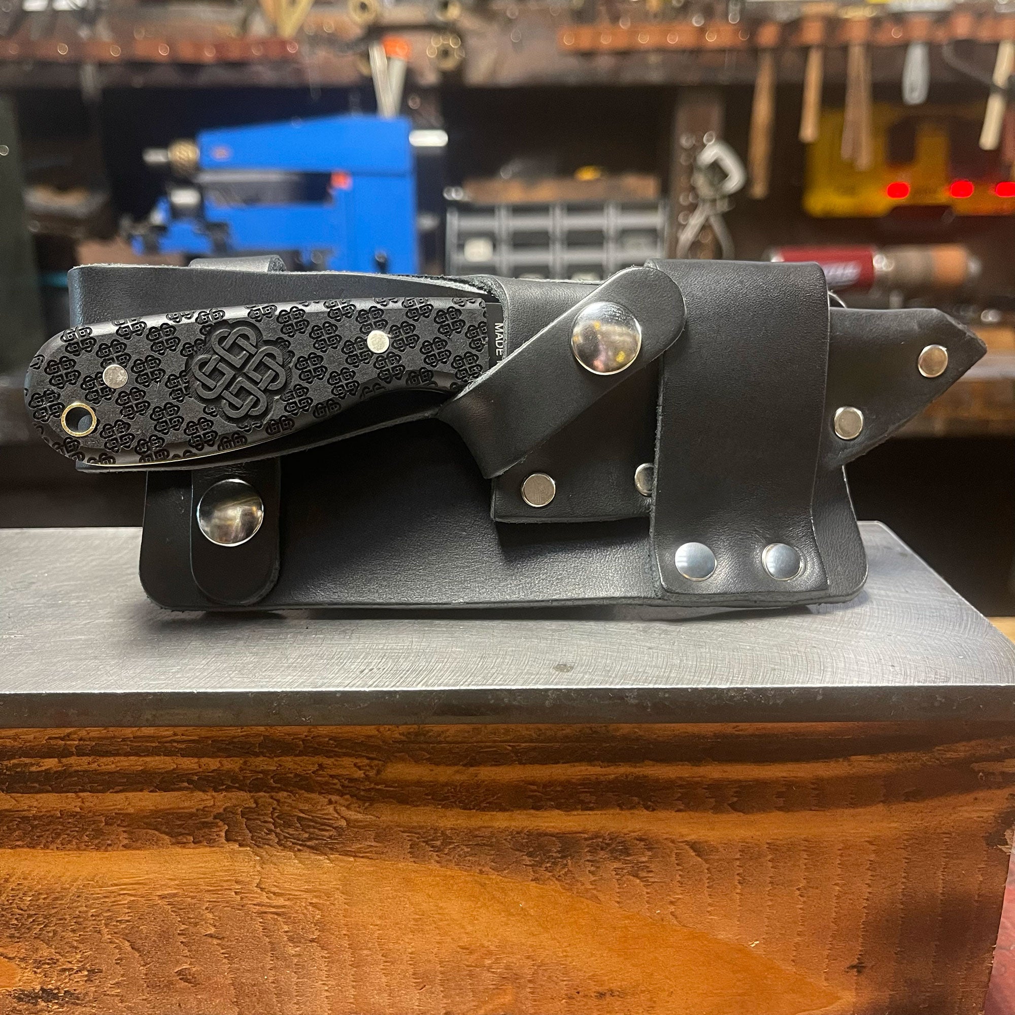 Irish Blackout Classic Model 3 Knife Whiteknuckler Brand